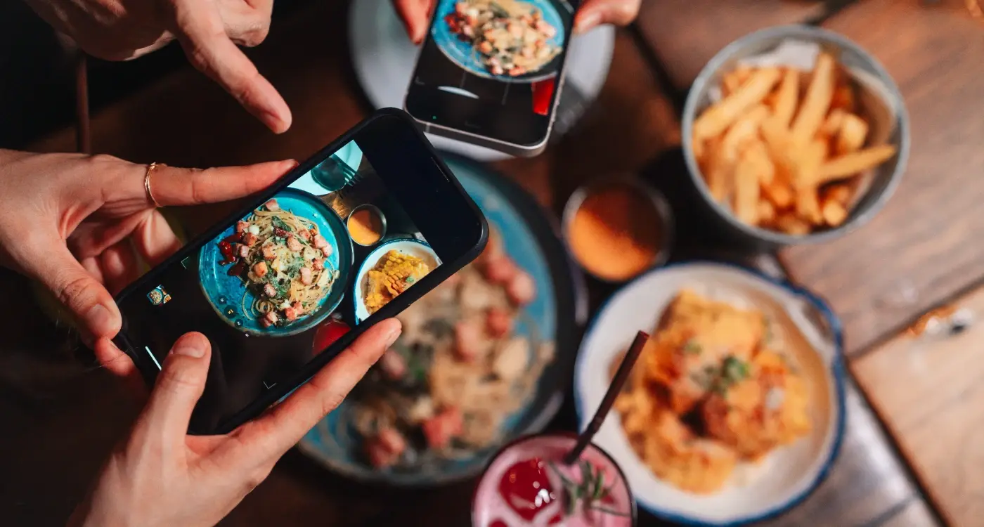 What's the Difference Between Building a Restaurant App and a Food Delivery App?