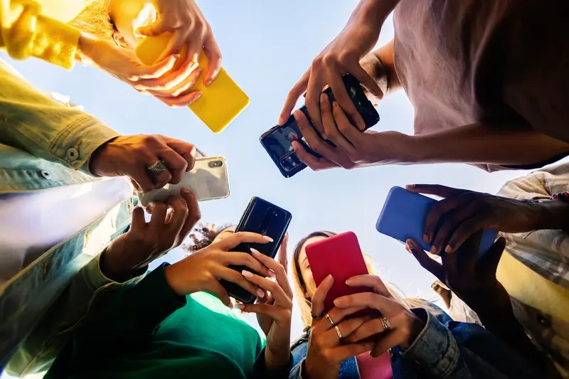 how-do-i-design-an-app-that-works-on-both-iphone-and-android